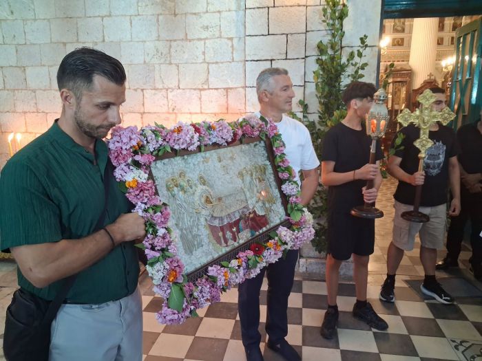 &Eta; &Pi;&epsilon;&rho;&iota;&phi;&omicron;&rho;ά &tau;&eta;&sigmaf; &Pi;&alpha;&nu;&alpha;&gamma;ί&alpha;&sigmaf; &Epsilon;&lambda;&omicron;&beta;ί&tau;&iota;&sigma;&sigma;&alpha;&sigmaf; &sigma;&tau;&eta; &Zeta;ά&tau;&omicron;&upsilon;&nu;&alpha; (vd)
