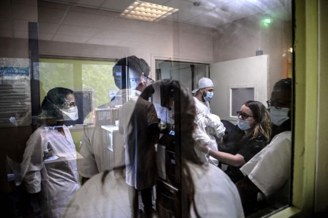 &Kappa;&omicron;&rho;&omega;&nu;&omicron;ϊό&sigmaf; | &Alpha;&rho;&nu;&eta;&tau;&iota;&kappa;ό &upsilon;&psi;&eta;&lambda;ό: 3316 &nu;έ&alpha; &kappa;&rho;&omicron;ύ&sigma;&mu;&alpha;&tau;&alpha; - 50 &nu;&epsilon;&kappa;&rho;&omicron;ί - 310 &delta;&iota;&alpha;&sigma;&omega;&lambda;&eta;&nu;&omega;&mu;έ&nu;&omicron;&iota;