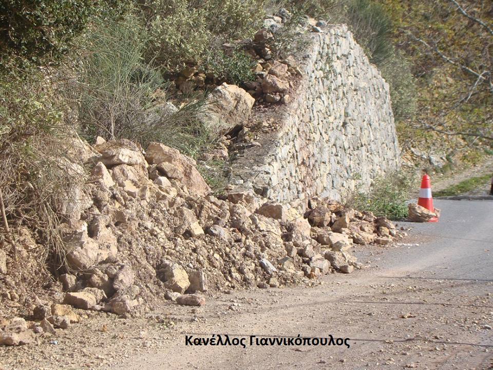 Κατολισθήσεις προκάλεσαν οι δυνατές βροχές στα Λαγκάδια (εικόνες)