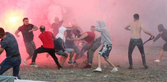 Αλβανία | Πολύ ξύλο στο ποδοσφαιρικό ντέρμπι των Τιράνων (vd)