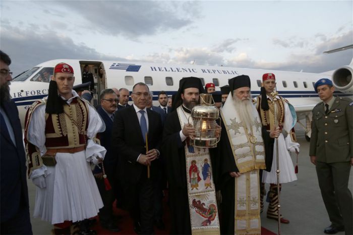 &Sigma;&tau;&eta;&nu; &Epsilon;&lambda;&lambda;ά&delta;&alpha; &tau;&omicron; Ά&gamma;&iota;&omicron; &Phi;&omega;&sigmaf;! (vd)