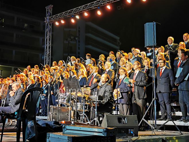 &Tau;&rho;ί&pi;&omicron;&lambda;&eta; | &Eta; &sigma;&upsilon;&nu;&alpha;&upsilon;&lambda;ί&alpha; &gamma;&iota;&alpha; &tau;&omicron;&nu; έ&nu;&alpha; &chi;&rho;ό&nu;&omicron; &chi;&omega;&rho;ί&sigmaf; &tau;&omicron;&nu; &Mu;ί&kappa;&eta; &mu;έ&sigma;&alpha; &alpha;&pi;ό &epsilon;&iota;&kappa;ό&nu;&epsilon;&sigmaf;!