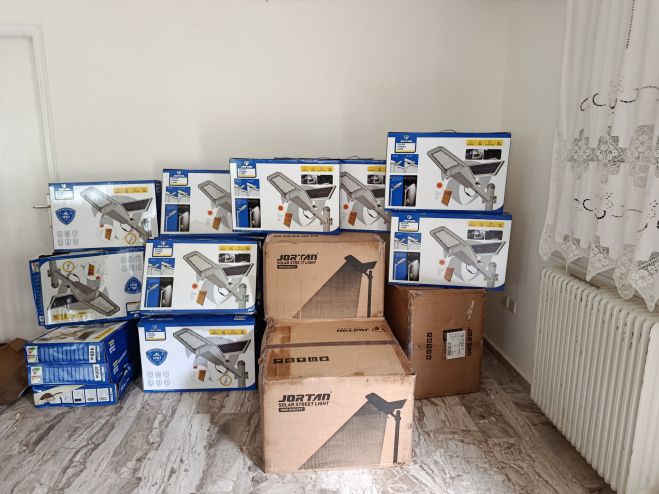 Δωρεά ηλιακών φωτιστικών στο Κεραστάρι από το Ίδρυμα Μαρτίνου