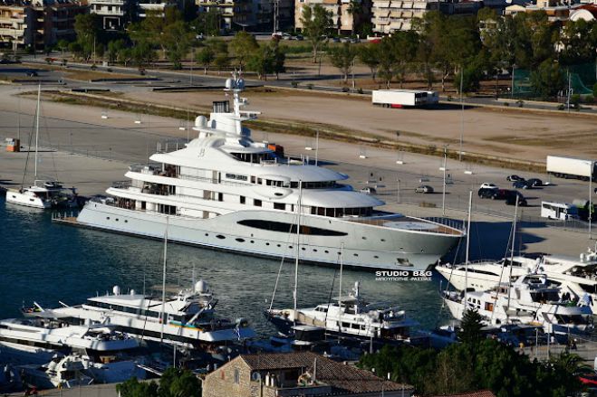 &Sigma;&tau;&omicron; &Nu;&alpha;ύ&pi;&lambda;&iota;&omicron; &eta; &theta;&alpha;&lambda;&alpha;&mu;&eta;&gamma;ό&sigmaf; &laquo;Mayan Queen IV&raquo;