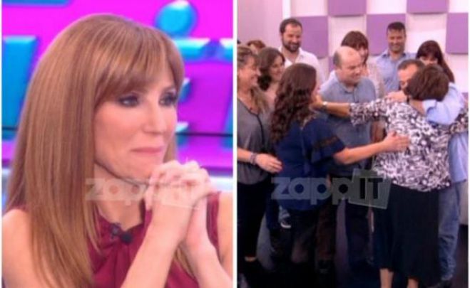 &quot;Πάμε Πακέτο&quot;: Η μάνα συνάντησε τα 13 παιδιά της - Συγκινητικές στιγμές! (vd)
