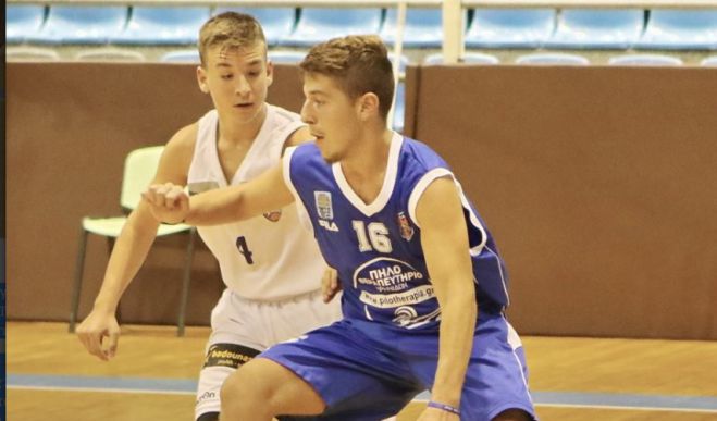 &Mu;&epsilon; &tau;&eta;&nu; &epsilon;&phi;&eta;&beta;&iota;&kappa;ή &omicron;&mu;ά&delta;&alpha; "&kappa;&alpha;&tau;έ&beta;&eta;&kappa;&epsilon;" &omicron; &Alpha;&rho;&kappa;&alpha;&delta;&iota;&kappa;ό&sigmaf; &sigma;&tau;&omicron; &Kappa;ύ&pi;&epsilon;&lambda;&lambda;&omicron; - Ή&tau;&tau;&alpha; &alpha;&pi;ό &tau;&eta;&nu; &Kappa;&alpha;&beta;ά&lambda;&alpha;