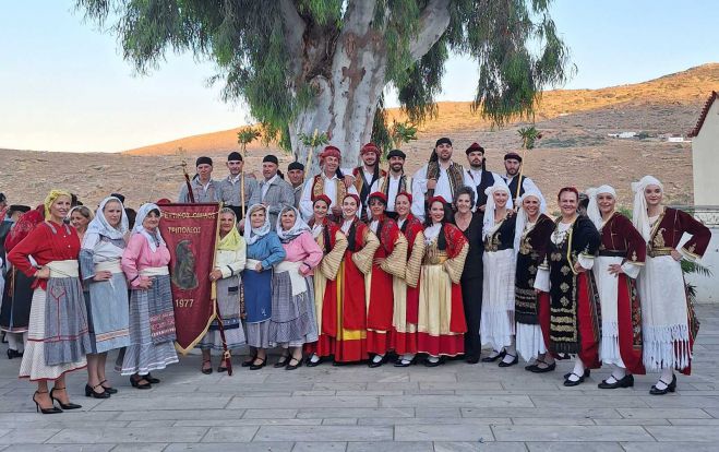 &Omicron; &Chi;&omicron;&rho;&epsilon;&upsilon;&tau;&iota;&kappa;ό&sigmaf; Ό&mu;&iota;&lambda;&omicron;&sigmaf; &Tau;&rho;ί&pi;&omicron;&lambda;&eta;&sigmaf; &sigma;&tau;&omicron; 3&omicron; &chi;&omicron;&rho;&epsilon;&upsilon;&tau;&iota;&kappa;ό &alpha;&nu;&tau;ά&mu;&omega;&mu;&alpha; &pi;&omicron;&lambda;&iota;&tau;&iota;&sigma;&tau;&iota;&kappa;ώ&nu; &sigma;&upsilon;&lambda;&lambda;ό&gamma;&omega;&nu; &sigma;&tau;&eta;&nu; Ά&nu;&delta;&rho;&omicron;! (vd)