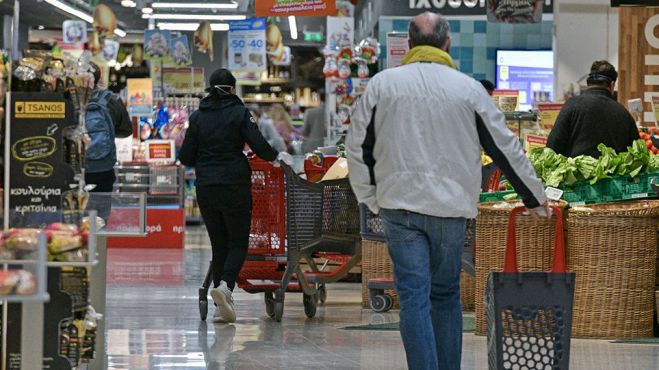 Σούπερ μάρκετ | Φεύγουν οι απαγορευτικές κορδέλες από τα ράφια