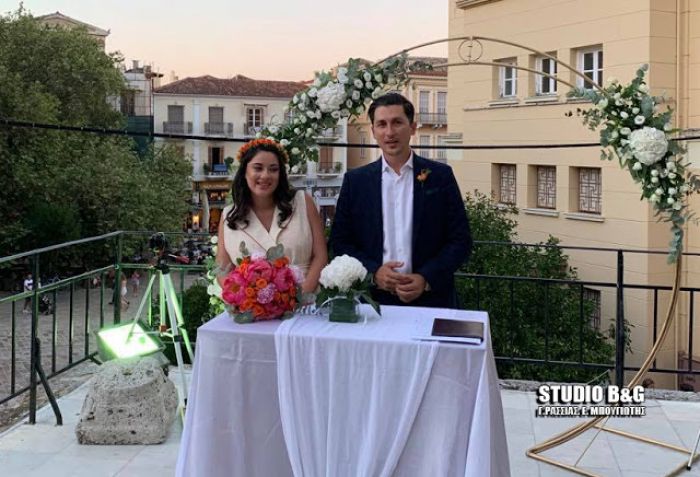 &Pi;&alpha;&nu;&tau;&rho;&epsilon;ύ&tau;&eta;&kappa;&epsilon; &sigma;&tau;&omicron; &Nu;&alpha;ύ&pi;&lambda;&iota;&omicron; &omicron; &epsilon;&kappa;&pi;&rho;ό&sigma;&omega;&pi;&omicron;&sigmaf; &tau;ύ&pi;&omicron;&upsilon; &tau;&omicron;&upsilon; &Kappa;&Iota;&Nu;&Alpha;&Lambda; &Pi;&alpha;ύ&lambda;&omicron;&sigmaf; &Chi;&rho;&eta;&sigma;&tau;ί&delta;&eta;&sigmaf;
