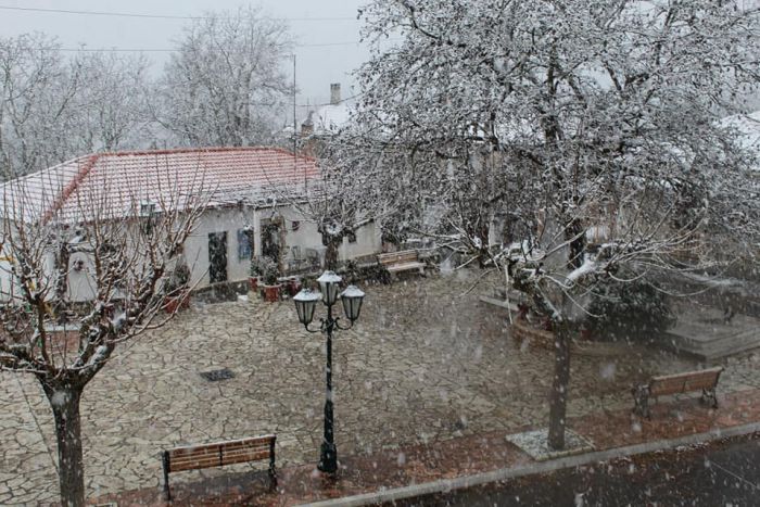 Νέα χιονόπτωση στο χωριό Δρακοβούνι Γορτυνίας (vd)