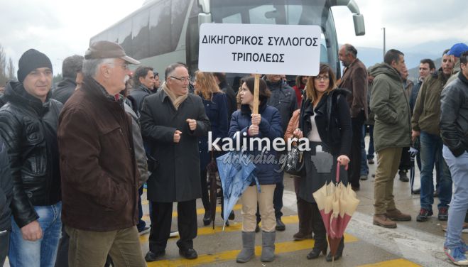 &Delta;&iota;ό&delta;&iota;&alpha; &Nu;&epsilon;&sigma;&tau;ά&nu;&eta;&sigmaf;: &Alpha;&pi;&epsilon;&rho;&gamma;&omicron;ί &kappa;&alpha;&iota; &tau;&alpha;&xi;ί &sigma;&tau;&omicron; &pi;&lambda;&epsilon;&upsilon;&rho;ό &tau;&omega;&nu; &alpha;&gamma;&rho;&omicron;&tau;ώ&nu; (&epsilon;&iota;&kappa;ό&nu;&epsilon;&sigmaf;)!