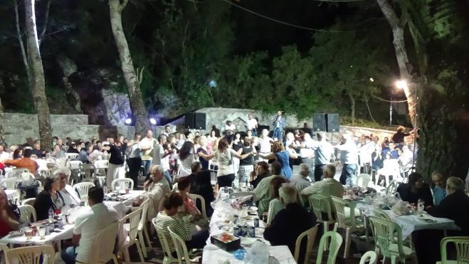 &Pi;&alpha;&rho;&alpha;&mu;&omicron;&nu;ή &tau;&eta;&sigmaf; &Alpha;&gamma;ί&alpha;&sigmaf; &Pi;&alpha;&rho;&alpha;&sigma;&kappa;&epsilon;&upsilon;ή&sigmaf; &sigma;&tau;&omicron; &Pi;&alpha;&lambda;&lambda;ά&nu;&tau;&iota;&omicron; (vd)