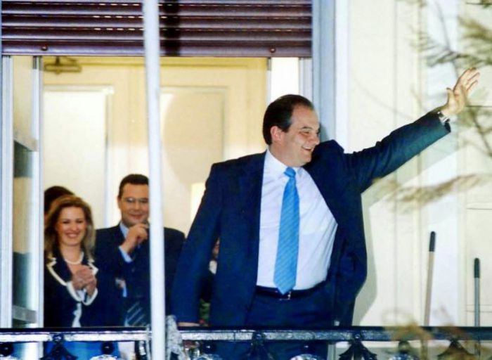 «Όλη η Ελλάδα είναι μπλε» - 14 χρόνια από τον θρίαμβο της ΝΔ το 2004 (vd)