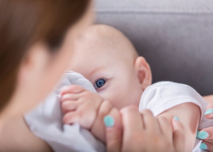 Μητρότητα - Θέσεις θηλασμού από τον Δρ. Ανδρέα Κόμη!