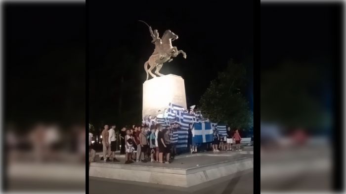 Η πολύτιμη ησυχία της Τρίπολης και η «αλλεργία» στις ελληνικές σημαίες