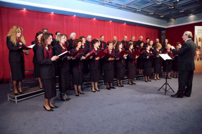 &Pi;&omicron;&lambda;&upsilon;&phi;&omega;&nu;&iota;&kappa;ά &alpha;&kappa;&omicron;ύ&sigma;&mu;&alpha;&tau;&alpha; &alpha;&pi;ό &tau;&eta; &Chi;&omicron;&rho;&omega;&delta;ί&alpha; &Tau;&rho;ί&pi;&omicron;&lambda;&eta;&sigmaf; &mu;έ&sigma;&alpha; &sigma;&tau;&eta; &Mu;&epsilon;&gamma;ά&lambda;&eta; &Epsilon;&beta;&delta;&omicron;&mu;ά&delta;&alpha;!