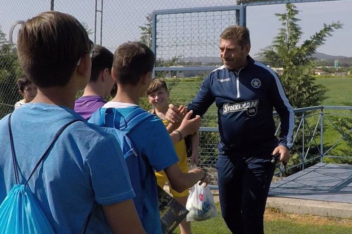 &Pi;&rho;&omicron;&pi;ό&nu;&eta;&sigma;&eta; &sigma;&tau;&omicron;&nu; &Alpha;&sigma;&tau;έ&rho;&alpha; &mu;&epsilon; ... 250 &mu;&alpha;&theta;&eta;&tau;έ&sigmaf;! (vd)