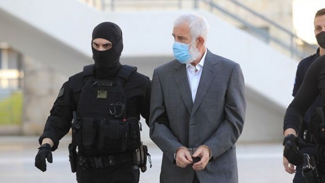 &Alpha;&theta;ώ&omicron;&sigmaf; &gamma;&iota;&alpha; &tau;&omicron;&nu; &beta;&iota;&alpha;&sigma;&mu;ό, έ&nu;&omicron;&chi;&omicron;&sigmaf; &gamma;&iota;&alpha; &delta;ύ&omicron; &alpha;&pi;ό&pi;&epsilon;&iota;&rho;&epsilon;&sigmaf; &beta;&iota;&alpha;&sigma;&mu;&omicron;ύ &omicron; &Pi;έ&tau;&rho;&omicron;&sigmaf; &Phi;&iota;&lambda;&iota;&pi;&pi;ί&delta;&eta;&sigmaf;