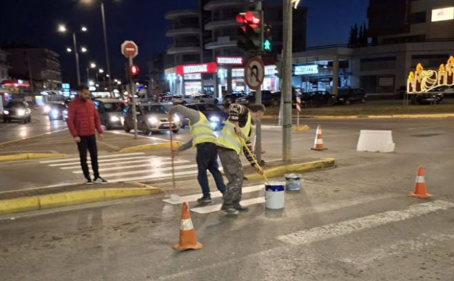 &Sigma;&upsilon;&nu;&epsilon;&rho;&gamma;&epsilon;ί&alpha; &delta;ή&mu;&omicron;&upsilon; &Tau;&rho;ί&pi;&omicron;&lambda;&eta;&sigmaf; | &Mu;έ&chi;&rho;&iota; &alpha;&rho;&gamma;ά &tau;&eta; &nu;ύ&chi;&tau;&alpha; &tau;&eta;&sigmaf; &Mu;&epsilon;&gamma;ά&lambda;&eta;&sigmaf; &Tau;&epsilon;&tau;ά&rho;&tau;&eta;&sigmaf; &omicron;&iota; &epsilon;&rho;&gamma;&alpha;&sigma;ί&epsilon;&sigmaf; &gamma;&iota;&alpha; &tau;&iota;&sigmaf; &delta;&iota;&alpha;&beta;ά&sigma;&epsilon;&iota;&sigmaf; &sigma;&tau;&eta;&nu; &pi;ό&lambda;&eta; (&epsilon;&iota;&kappa;ό&nu;&epsilon;&sigmaf;)