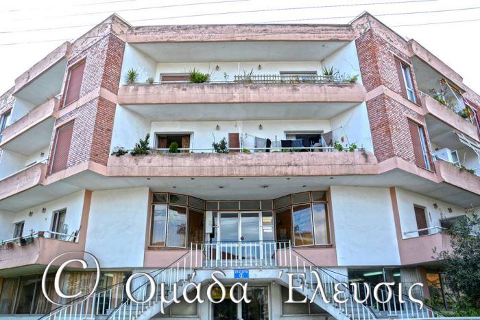 Η εντυπωσιακή «στρογγυλή πολυκατοικία» της Τρίπολης (εικόνες)!