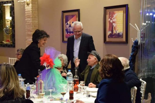 &Sigma;&tau;&omicron;&nu; &alpha;&pi;&omicron;&kappa;&rho;&iota;ά&tau;&iota;&kappa;&omicron; &chi;&omicron;&rho;ό &tau;&omicron;&upsilon; &Kappa;&Alpha;&Pi;&Eta; &omicron; &Gamma;&iota;ά&nu;&nu;&eta;&sigmaf; &Sigma;&mu;&upsilon;&rho;&nu;&iota;ώ&tau;&eta;&sigmaf; (&epsilon;&iota;&kappa;ό&nu;&epsilon;&sigmaf;)