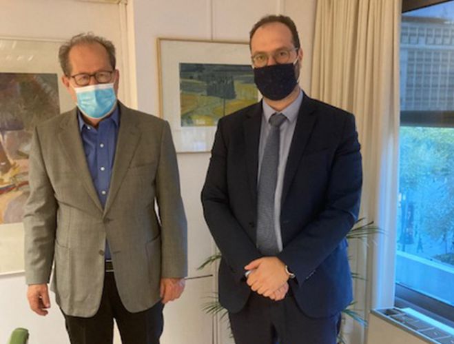 &Gamma;&iota;&alpha; &tau;&eta;&nu; &kappa;&alpha;&tau;&alpha;&sigma;&kappa;&epsilon;&upsilon;ή &Delta;&iota;&omicron;&iota;&kappa;&eta;&tau;&eta;&rho;ί&omicron;&upsilon; &kappa;&alpha;&iota; &sigma;&tau;&eta;&nu; &Tau;&rho;ί&pi;&omicron;&lambda;&eta; &mu;ί&lambda;&eta;&sigma;&epsilon; &omicron; &Nu;ί&kappa;&alpha;&sigmaf; &mu;&epsilon; &Upsilon;&pi;&omicron;&upsilon;&rho;&gamma;&omicron;ύ&sigmaf; &sigma;&tau;&eta;&nu; &Alpha;&theta;ή&nu;&alpha;