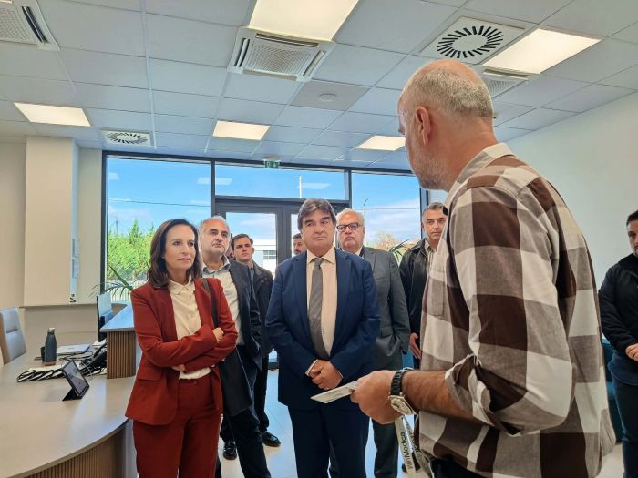 &Gamma;&iota;&alpha;&nu;&nu;&alpha;&kappa;&omicron;ύ&rho;&alpha;&sigmaf;: "&Omicron;&iota; &epsilon;&pi;&iota;&chi;&epsilon;&iota;&rho;ή&sigma;&epsilon;&iota;&sigmaf; &tau;&eta;&sigmaf; &Beta;&iota;&omicron;&mu;&eta;&chi;&alpha;&nu;&iota;&kappa;ή&sigmaf; &Pi;&epsilon;&rho;&iota;&omicron;&chi;ή&sigmaf; &zeta;&eta;&tau;&omicron;ύ&nu; &nu;&alpha; &gamma;ί&nu;&epsilon;&iota; &phi;&omicron;&rho;έ&alpha;&sigmaf; &alpha;&upsilon;&tau;&omicron;&delta;&iota;&alpha;&chi;&epsilon;ί&rho;&iota;&sigma;&eta;&sigmaf;, &alpha;&nu;&alpha;&gamma;&kappa;&alpha;ί&alpha; &eta; &epsilon;&pi;έ&kappa;&tau;&alpha;&sigma;&eta; &tau;&eta;&sigmaf; &Beta;&Iota;&Pi;&Epsilon;" (vd)