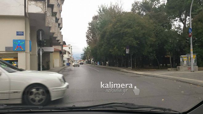 Τρίπολη | Μην παρκάρετε ξανά σε αυτό το δρόμο – Παίρνει πινακίδες η Τροχαία!