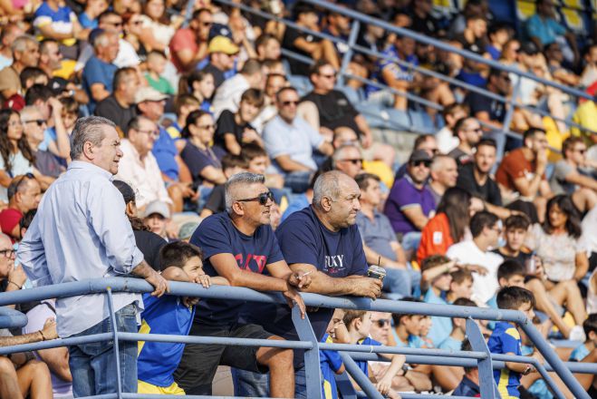 &Pi;&alpha;ί&zeta;&epsilon;&iota; &gamma;&iota;&alpha; &tau;&omicron; &Kappa;ύ&pi;&epsilon;&lambda;&lambda;&omicron; &mu;&epsilon; &tau;&omicron;&nu; Ά&rho;&eta; &omicron; &Alpha;&sigma;&tau;έ&rho;&alpha;&sigmaf; - &Kappa;&upsilon;&kappa;&lambda;&omicron;&phi;ό&rho;&eta;&sigma;&alpha;&nu; &tau;&alpha; &epsilon;&iota;&sigma;&iota;&tau;ή&rho;&iota;&alpha;