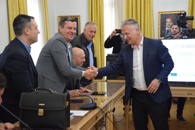 &Sigma;&upsilon;&nu;ά&nu;&tau;&eta;&sigma;&eta; &sigma;&tau;&eta;&nu; &Tau;&rho;ί&pi;&omicron;&lambda;&eta; &gamma;&iota;&alpha; &tau;&alpha; &Kappa;έ&nu;&tau;&rho;&alpha; &Kappa;&omicron;&iota;&nu;ό&tau;&eta;&tau;&alpha;&sigmaf; | &Delta;&eta;&mu;ή&tau;&rho;&eta;&sigmaf; &Pi;&tau;&omega;&chi;ό&sigmaf;: &laquo;&Beta;&iota;ώ&sigma;&iota;&mu;&eta; &kappa;&omicron;&iota;&nu;&omega;&nu;&iota;&kappa;ή &alpha;&nu;ά&pi;&tau;&upsilon;&xi;&eta; &mu;&epsilon; ί&sigma;&epsilon;&sigmaf; &epsilon;&upsilon;&kappa;&alpha;&iota;&rho;ί&epsilon;&sigmaf; &gamma;&iota;&alpha; ό&lambda;&omicron;&upsilon;&sigmaf;&raquo;