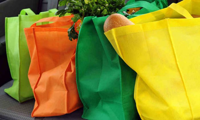 Πλαστικές σακούλες πολλαπλής χρήσης, πάνινες τσάντες και καροτσάκια μεταφοράς θα διανεμηθούν και σε δημότες της Αρκαδίας!