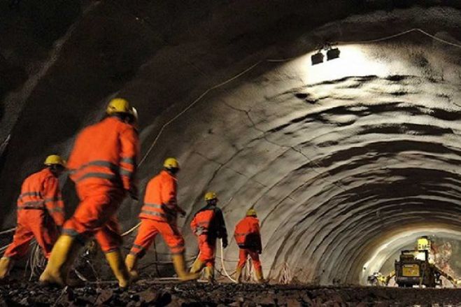 &Mu;&epsilon;&gamma;&alpha;&lambda;ό&pi;&omicron;&lambda;&eta; | &Sigma;&upsilon;&gamma;&kappa;έ&nu;&tau;&rho;&omega;&sigma;&eta; &epsilon;&tau;&omicron;&iota;&mu;ά&zeta;&omicron;&upsilon;&nu; &omicron;&iota; &Mu;&epsilon;&tau;&alpha;&lambda;&lambda;&omega;&rho;ύ&chi;&omicron;&iota;