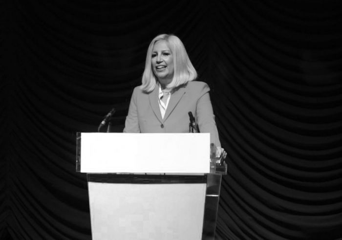 &Delta;&epsilon;&nu; ά&nu;&tau;&epsilon;&xi;&epsilon; &eta; &Phi;ώ&phi;&eta; &Gamma;&epsilon;&nu;&nu;&eta;&mu;&alpha;&tau;ά - &Pi;έ&theta;&alpha;&nu;&epsilon; &pi;&rho;&iota;&nu; &alpha;&pi;ό &lambda;ί&gamma;&omicron; &sigma;&tau;&omicron;&nu; &Epsilon;&upsilon;&alpha;&gamma;&gamma;&epsilon;&lambda;&iota;&sigma;&mu;ό