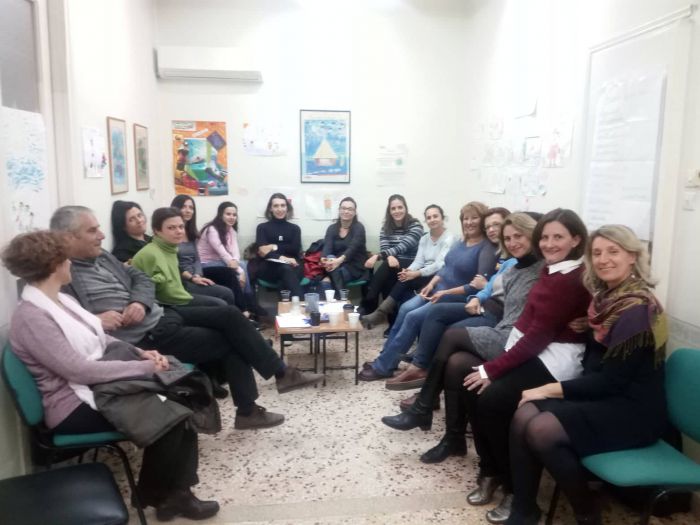 &laquo;&Tau;&alpha; &pi;&alpha;&rho;&alpha;&mu;ύ&theta;&iota;&alpha; &tau;&eta;&sigmaf; &gamma;&iota;&alpha;&gamma;&iota;ά&sigmaf; &pi;ά&nu;&epsilon; &sigma;&chi;&omicron;&lambda;&epsilon;ί&omicron;&raquo; ... &sigma;&tau;&eta;&nu; &Tau;&rho;ί&pi;&omicron;&lambda;&eta;!