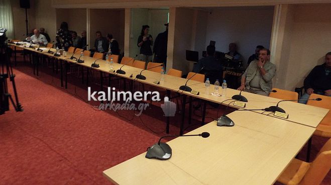 Αποχώρησαν όλες οι παρατάξεις της αντιπολίτευσης (πλην Νικολάου) λόγω ΚΕΔΗΤ!