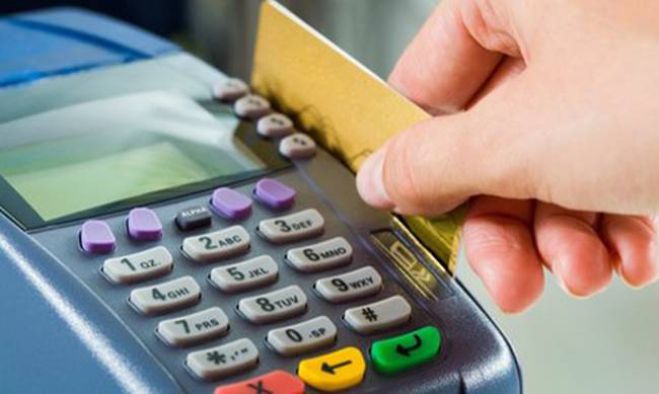 Μόνο με κάρτα οι συναλλαγές πάνω από 70 € σε μεγάλα νησιά!