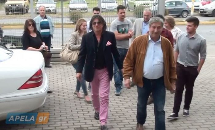 Έ&nu;&alpha;&sigmaf; &alpha;&pi;&omicron;&lambda;&alpha;&upsilon;&sigma;&tau;&iota;&kappa;ό&sigmaf; &Eta;&lambda;ί&alpha;&sigmaf; &Psi;&iota;&nu;ά&kappa;&eta;&sigmaf; &hellip; &tau;&alpha; &epsilon;ί&pi;&epsilon; ό&lambda;&alpha; &sigma;&tau;&eta; &Sigma;&pi;ά&rho;&tau;&eta;! (vd)