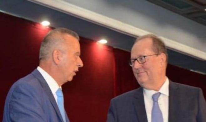 &Nu;έ&omicron;&sigmaf; &Alpha;&nu;&tau;&iota;&pi;&epsilon;&rho;&iota;&phi;&epsilon;&rho;&epsilon;&iota;ά&rho;&chi;&eta;&sigmaf; &Alpha;&rho;&kappa;&alpha;&delta;ί&alpha;&sigmaf; &omicron; &Mu;&alpha;&nu;ώ&lambda;&eta;&sigmaf; &Sigma;&kappa;&alpha;&nu;&tau;&zeta;ό&sigmaf; | "&Epsilon;&upsilon;&chi;&alpha;&rho;&iota;&sigma;&tau;ώ &epsilon;&iota;&lambda;&iota;&kappa;&rho;&iota;&nu;ά &tau;&omicron;&nu; &Pi;&epsilon;&rho;&iota;&phi;&epsilon;&rho;&epsilon;&iota;ά&rho;&chi;&eta;, &mu;&epsilon; &tau;&iota;&mu;ά &alpha;&pi;&epsilon;&rho;&iota;ό&rho;&iota;&sigma;&tau;&alpha;"