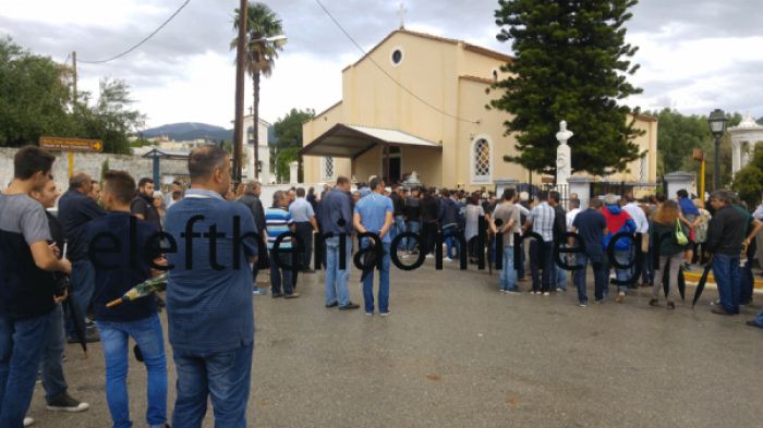 Το τελευταίο "αντίο" στον 14χρονο Σωτήρη ...