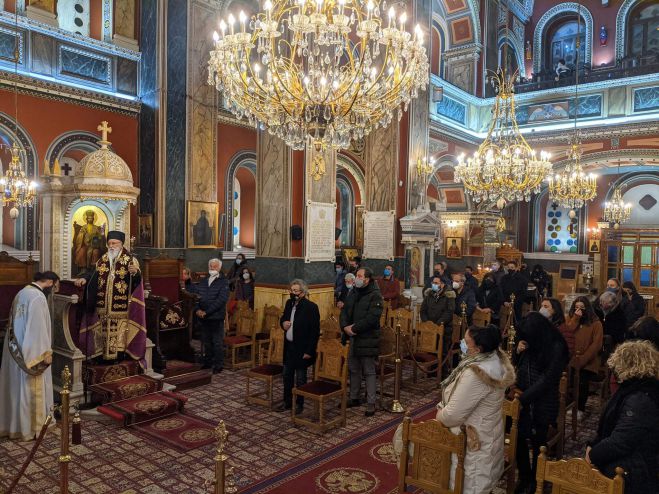 &Eta; &Alpha;&kappa;&omicron;&lambda;&omicron;&upsilon;&theta;ί&alpha; &tau;&omega;&nu; &Alpha;' &Chi;&alpha;&iota;&rho;&epsilon;&tau;&iota;&sigma;&mu;ώ&nu; &sigma;&tau;&eta;&nu; &Tau;&rho;ί&pi;&omicron;&lambda;&eta; (&epsilon;&iota;&kappa;ό&nu;&epsilon;&sigmaf;)