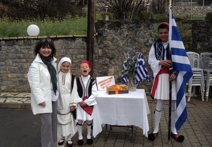 &Eta; &Epsilon;&theta;&nu;&iota;&kappa;ή &Epsilon;&pi;έ&tau;&epsilon;&iota;&omicron;&sigmaf; &tau;&eta;&sigmaf; 25&eta;&sigmaf; &Mu;&alpha;&rho;&tau;ί&omicron;&upsilon; 1821 &sigma;&tau;&omicron; &chi;&omega;&rho;&iota;ό Ά&gamma;&alpha;&lambda;&iota; (&epsilon;&iota;&kappa;ό&nu;&epsilon;&sigmaf;)