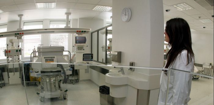 &Kappa;&omicron;&rho;&omega;&nu;&omicron;ϊό&sigmaf; | &Nu;έ&alpha; &kappa;&rho;&omicron;ύ&sigma;&mu;&alpha;&tau;&alpha; &sigma;&epsilon; &Kappa;&omicron;&rho;&iota;&nu;&theta;ί&alpha; &kappa;&alpha;&iota; &Mu;&epsilon;&sigma;&sigma;&eta;&nu;ί&alpha;