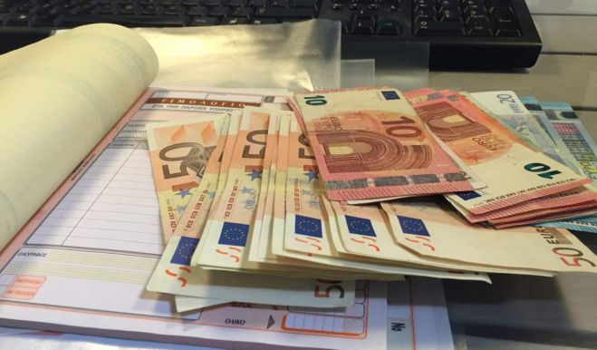 &Alpha;&upsilon;&xi;ά&nu;&omicron;&nu;&tau;&alpha;&iota; &kappa;&alpha;&tau;ά 3,46% &omicron;&iota; &epsilon;&iota;&sigma;&phi;&omicron;&rho;έ&sigmaf; &gamma;&iota;&alpha; &tau;&omicron;&upsilon;&sigmaf; &mu;&iota;&sigma;&theta;&omega;&tau;&omicron;ύ&sigmaf; &mu;&epsilon; &laquo;&mu;&pi;&lambda;&omicron;&kappa;ά&kappa;&iota;&raquo; &ndash; &Tau;&alpha; &nu;έ&alpha; &pi;&omicron;&sigma;ά