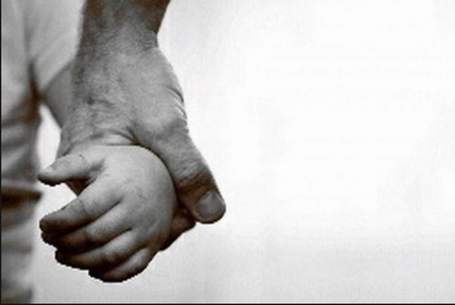 Σοκ | Αγνωστοι προσπάθησαν να βάλουν μέσα σε αμάξι 14χρονο αγόρι ...