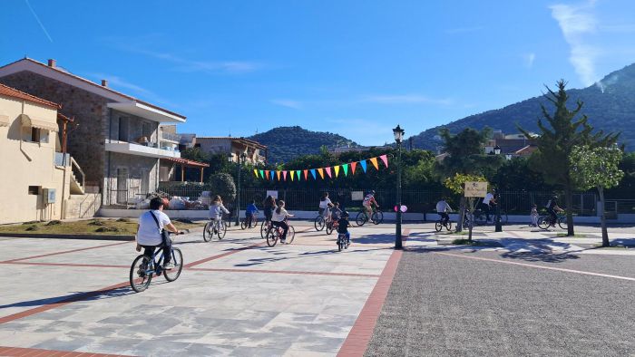 &Pi;&omicron;&delta;&eta;&lambda;&alpha;&tau;ά&delta;&alpha; &tau;&eta;&nu; &Kappa;&upsilon;&rho;&iota;&alpha;&kappa;ή &sigma;&tau;&omicron;&nu; &Tau;&upsilon;&rho;ό