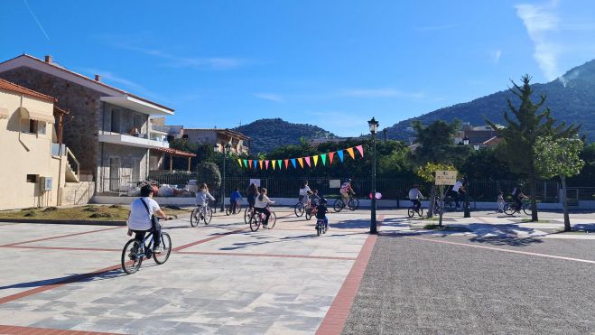 &Pi;&omicron;&delta;&eta;&lambda;&alpha;&tau;ά&delta;&alpha; &tau;&eta;&nu; &Kappa;&upsilon;&rho;&iota;&alpha;&kappa;ή &sigma;&tau;&omicron;&nu; &Tau;&upsilon;&rho;ό