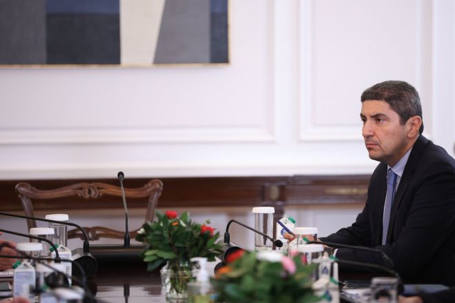 &Alpha;&upsilon;&gamma;&epsilon;&nu;ά&kappa;&eta;&sigmaf; | &laquo;Έ&chi;&omega; &alpha;&sigma;&upsilon;&lambda;ί&alpha;&raquo; &epsilon;ί&pi;&epsilon; &sigma;&epsilon; &alpha;&sigma;&tau;&upsilon;&nu;&omicron;&mu;&iota;&kappa;&omicron;ύ&sigmaf;, &mu;&epsilon;&tau;ά &tau;&omicron; &epsilon;&pi;&epsilon;&iota;&sigma;ό&delta;&iota;&omicron; &sigma;&tau;&omicron; &alpha;&epsilon;&rho;&omicron;&delta;&rho;ό&mu;&iota;&omicron;