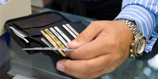 Έρευνα: Τριπλασιάστηκε η χρήση του πλαστικού χρήματος!