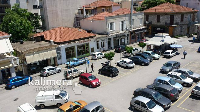 Κι όμως … Αυτός ο δρόμος στην Τρίπολη είναι διπλής κατεύθυνσης! Πότε θα μονοδρομηθεί;
