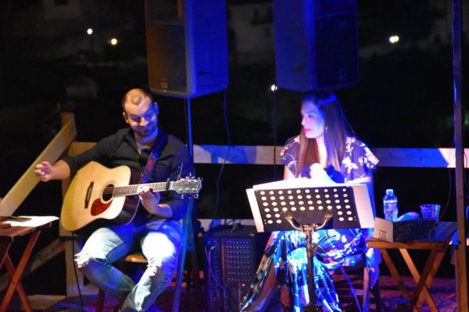 &Mu;ί&alpha; &alpha;&nu;&epsilon;&pi;&alpha;&nu;ά&lambda;&eta;&pi;&tau;&eta; &mu;&omicron;&upsilon;&sigma;&iota;&kappa;ή &beta;&rho;&alpha;&delta;&iota;ά &sigma;&tau;&omicron; &Kappa;ά&sigma;&tau;&rho;&omicron; &tau;&eta;&sigmaf; &Kappa;&alpha;&rho;ύ&tau;&alpha;&iota;&nu;&alpha;&sigmaf; (vd)